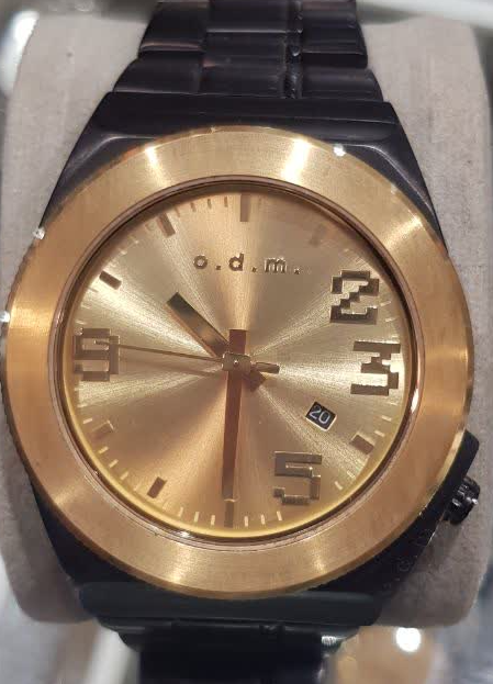 ساعت مچی ODM بند فلزی رنگ ثابت مناسب تیپ رسمی و اسپورت (تقویم دار)